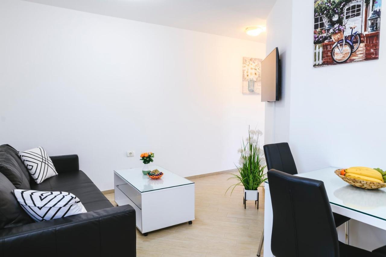 Apartments Mirela Koper Exterior photo