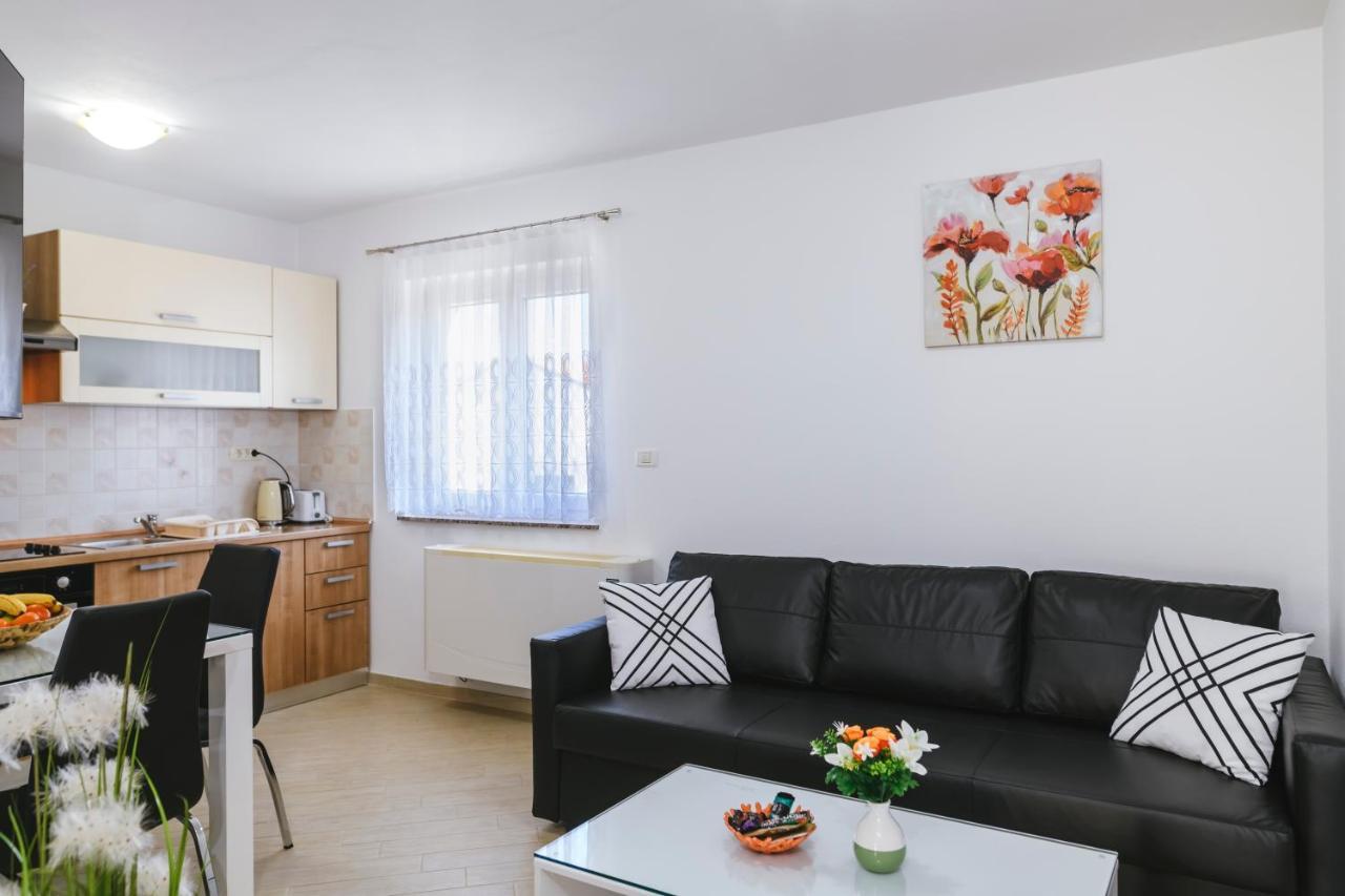 Apartments Mirela Koper Exterior photo
